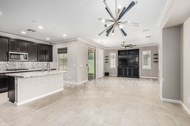 1945 W Grand Canyon Dr photo 3
