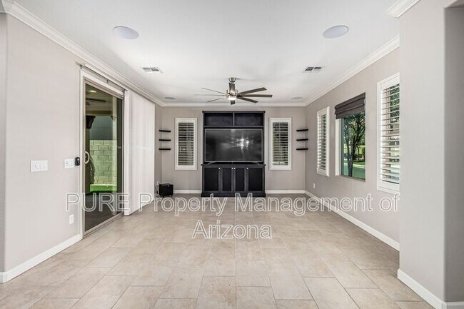 1945 W Grand Canyon Dr photo 4