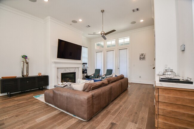 703 Bringhurst Street, Houston, TX 77020 photo 4