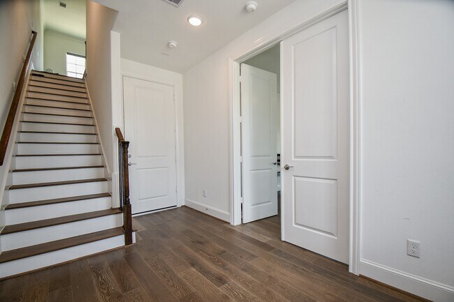 703 Bringhurst Street, Houston, TX 77020 photo 3