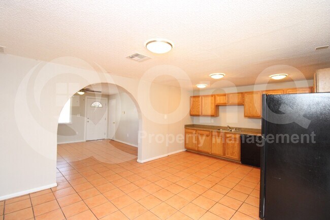 8128 West Earll Drive, Phoenix, AZ 85033 photo 3