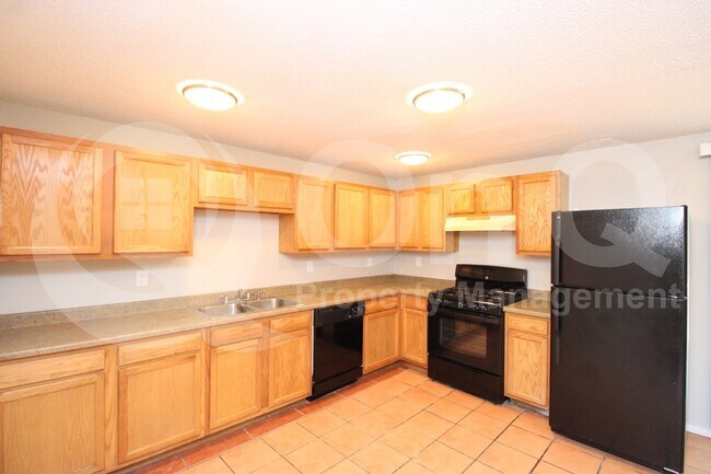 8128 West Earll Drive, Phoenix, AZ 85033 photo 2