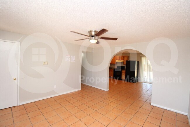 8128 West Earll Drive, Phoenix, AZ 85033 photo 5
