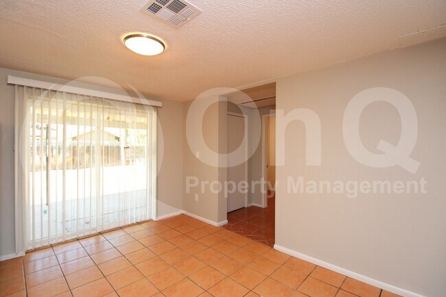 8128 West Earll Drive, Phoenix, AZ 85033 photo 4