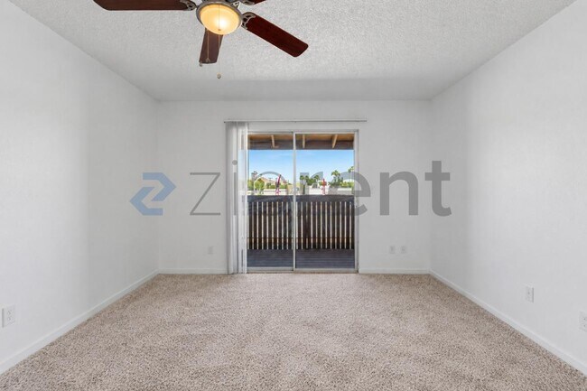 Unit 111 photo 4