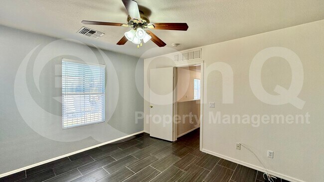1408 E Bloch Rd Phoenix, AZ 85040 photo 5