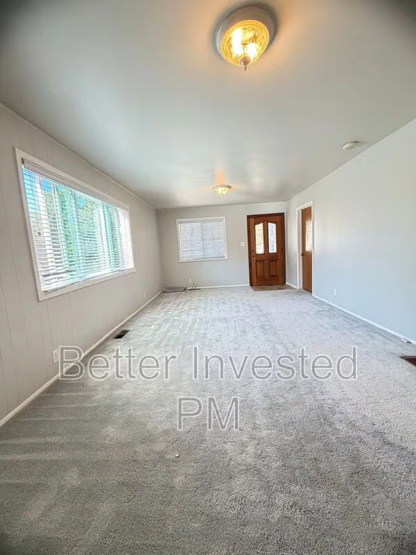 204 N Main St Cloverdale, CA 95425 photo 3