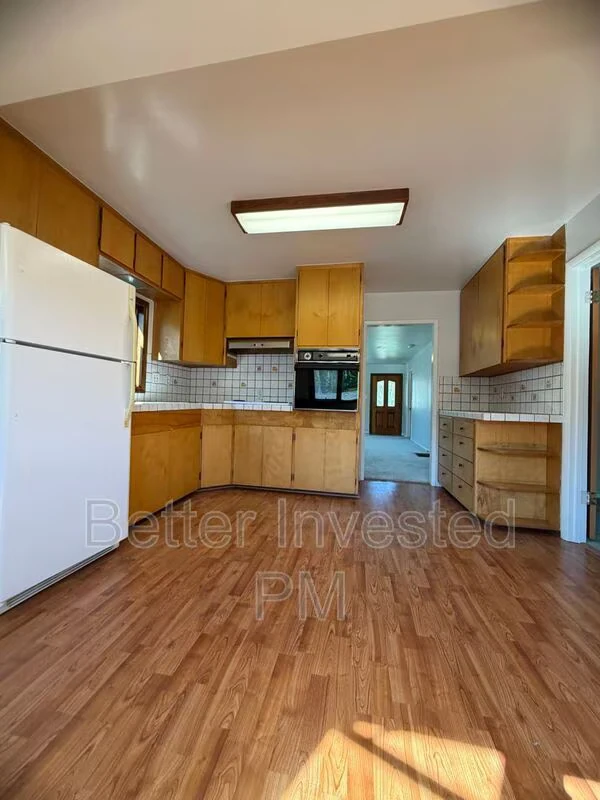 204 N Main St Cloverdale, CA 95425 photo 4