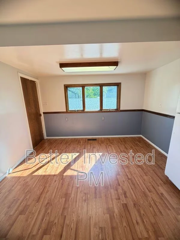 204 N Main St Cloverdale, CA 95425 photo 5