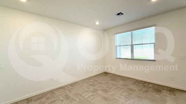 2530 Fortana Dr San Tan Valley, AZ 85143 photo 4