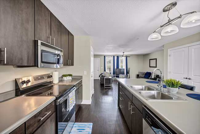 The Avenue at San Marcos Apartments photo 4