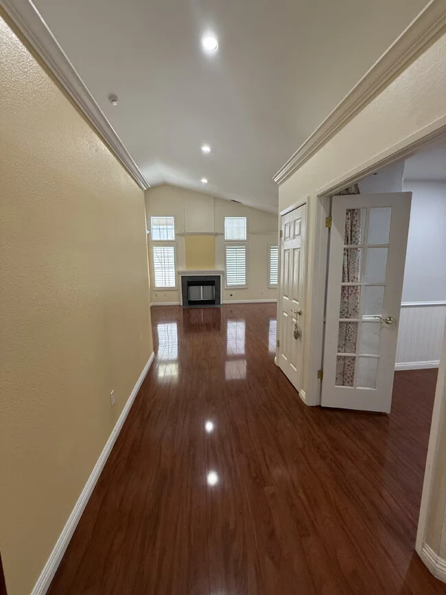 3956 Promenade Way Pleasanton, CA 94566 photo 4