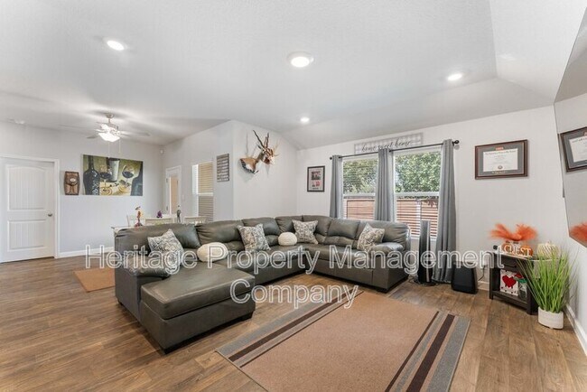 829 Margay Lp Seguin, TX 78155 photo 5