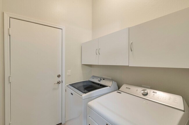 Stunning Renovated 3-Bedroom Home in Phoenix, AZ photo 5