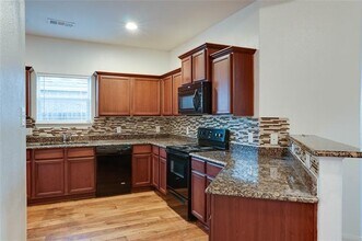 1232 Switchgrass Lane, Crowley, TX 76036 photo 5