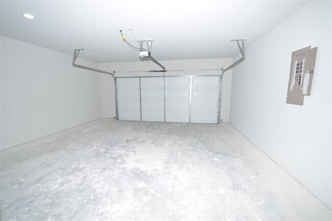 104 Cook St Waxahachie, TX 75165 photo 4