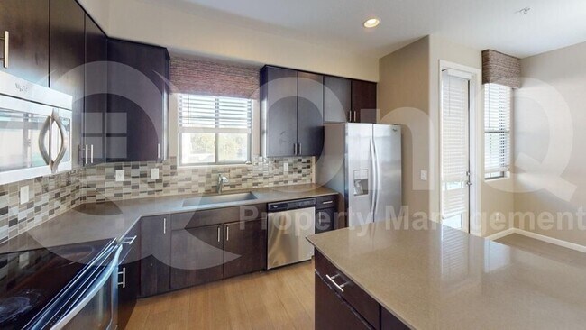 2090 S Dorsey Ln Tempe, AZ 85282 photo 4