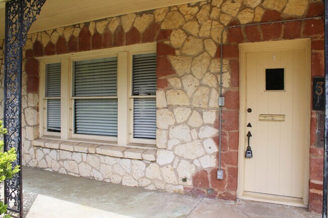311 E Rosewood Ave San Antonio, TX 78212 photo 4