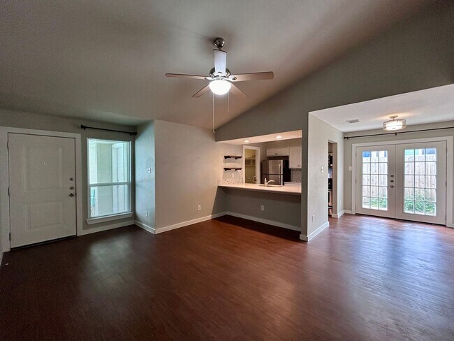 1900 Gracy Farms Ln Austin, TX 78758 photo 4