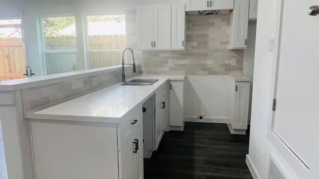 8412 De Priest Street, Houston, TX 77088 photo 3