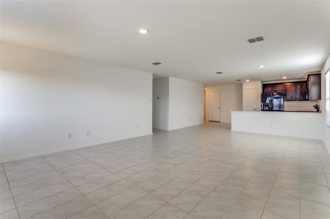 111 Lemongrass Drive, Princeton, TX 75407 photo 2