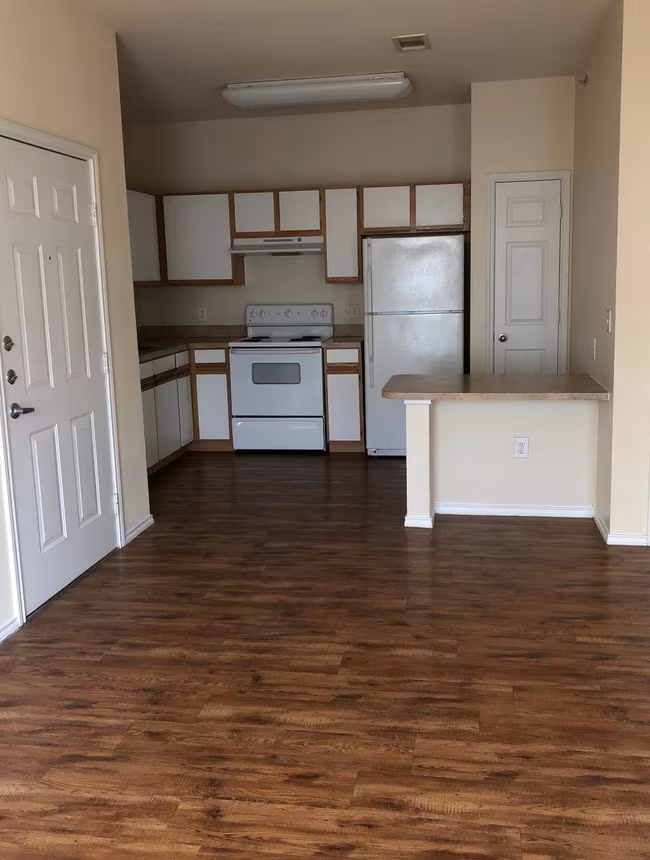 Legacy Oaks Apartments photo 4