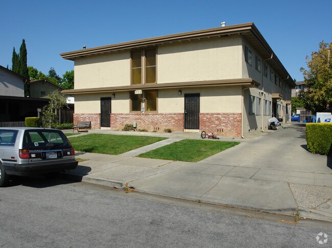 713 Golden Oak Drive, Sunnyvale, CA 94086 photo 2