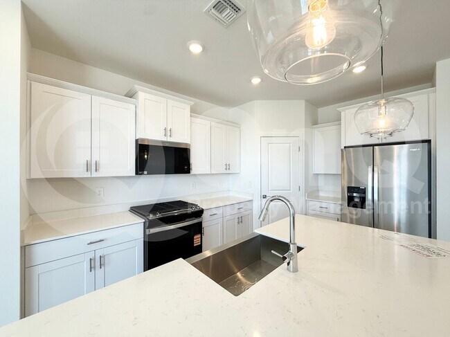 33110 Noir Dr San Tan Valley, AZ 85143 photo 3