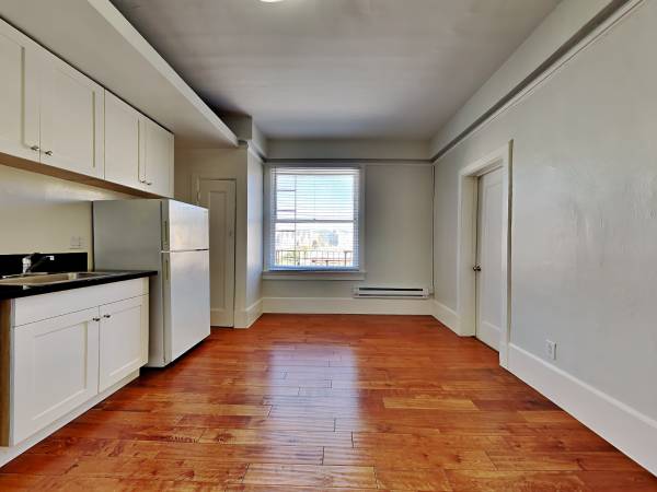 Apartments on 13th St · Oakland photo 3