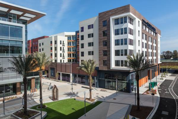 Apartments on Rollins Rd · Millbrae photo 2