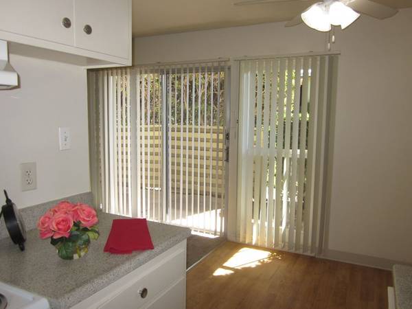 Apartments on Fremont Blvd · Fremont photo 2