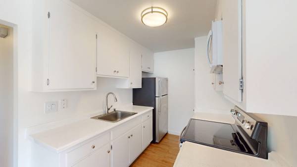2BR/2BA Apartment on Enfrente Rd - 3 · Novato photo 3