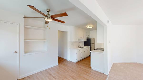 2BR/2BA Apartment on Enfrente Rd - 3 · Novato photo 5