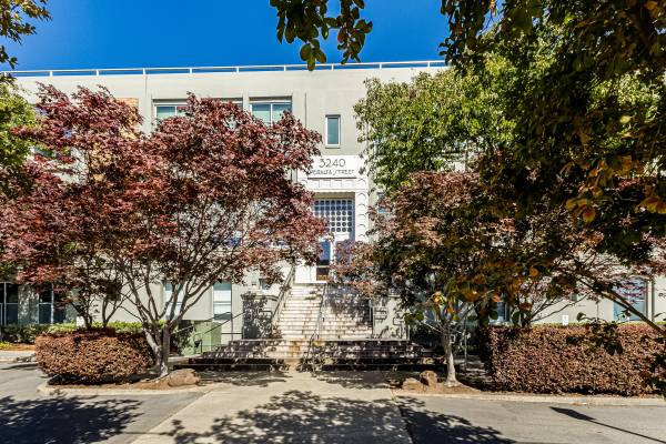 2BR/2BA Condo on Peralta St Apt 10 · Emeryville photo 3