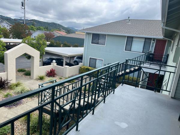 2BR/1BA Apartment on Studley St · Sonoma