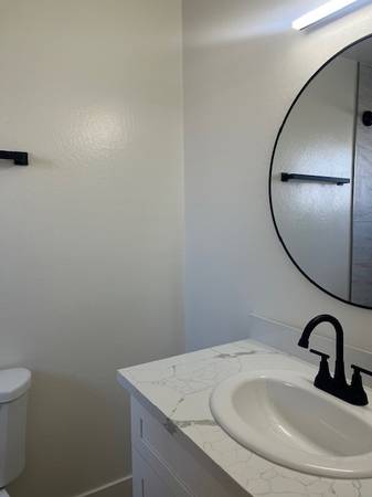 1BR/1BA Apartment on 1st Street West · Vineburg photo 4