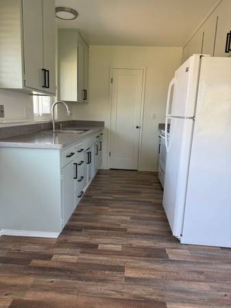 2BR/1BA Flat on Searidge Road · Soquel photo 3