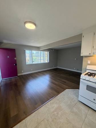 9th Ave Oakland Aparment
