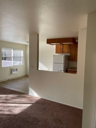 2BR/1BA Apartment on Mission Blvd. · Santa Rosa photo 3