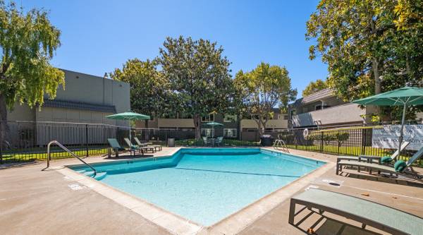 Apartments on Fremont Blvd · Union City photo 2