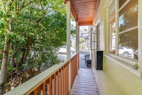 1BR/1BA Apartment on Parker Street Unit H · Berkeley photo 3