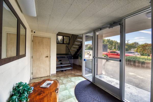 236 Sunnyside Dr photo 3