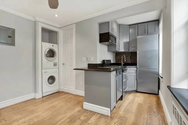 Townhouses on 12th Ave · Whitestone photo 3