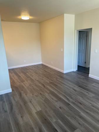 2BR/1BA Apartment on Prospect Avenue · Santa Rosa photo 5