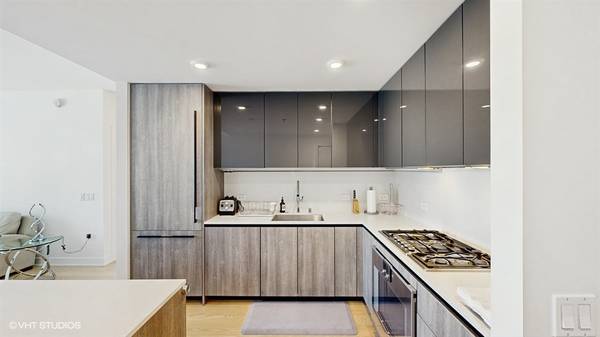 1BR/1BA Condo on Main Street · San Francisco photo 3