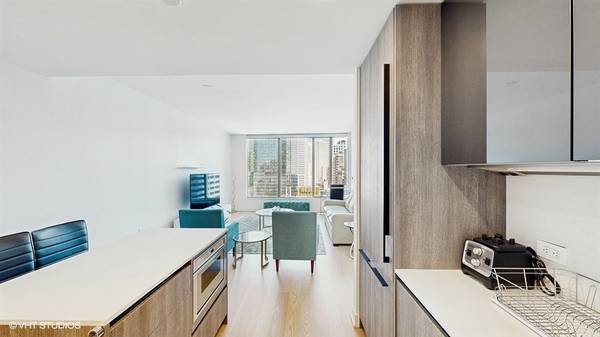 1BR/1BA Condo on Main Street · San Francisco photo 4