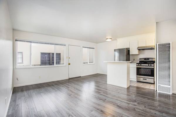 1BR/1BA Apartment on Santa Clara · Alameda photo 3