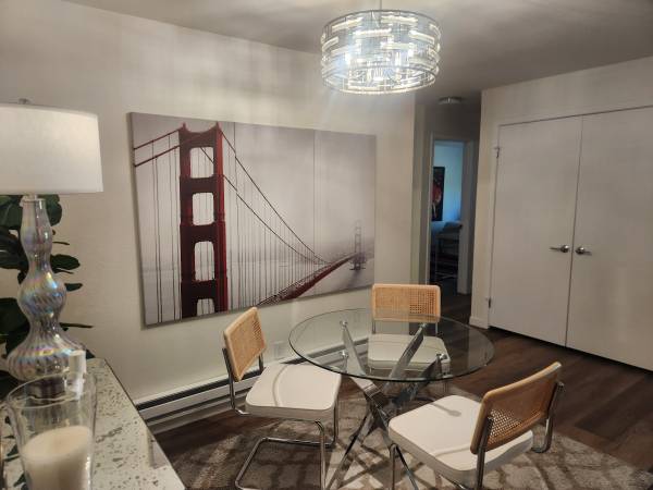 2BR/2BA Duplex on N El Camino Real · San Mateo photo 5