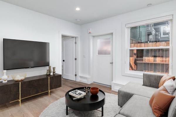 140 DUBOCE Apartments photo 2