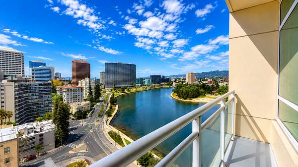 1BR/1BA Condo on Lakeside Drive · Oakland photo 2